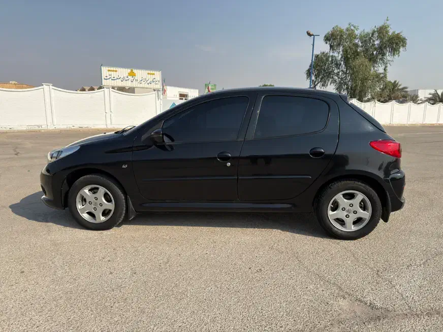 ۲۰۷ مشکی سقف پانا ۱۴۰۲|خودرو سواری و وانت|اهواز, شهرک نفت|دیوار