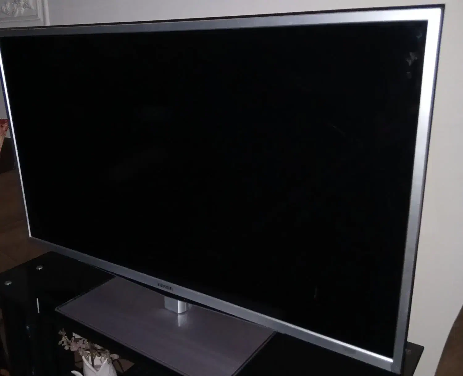 تلویزیون ۴۶ اینچ|تلویزیون و پروژکتور|گرگان, |دیوار