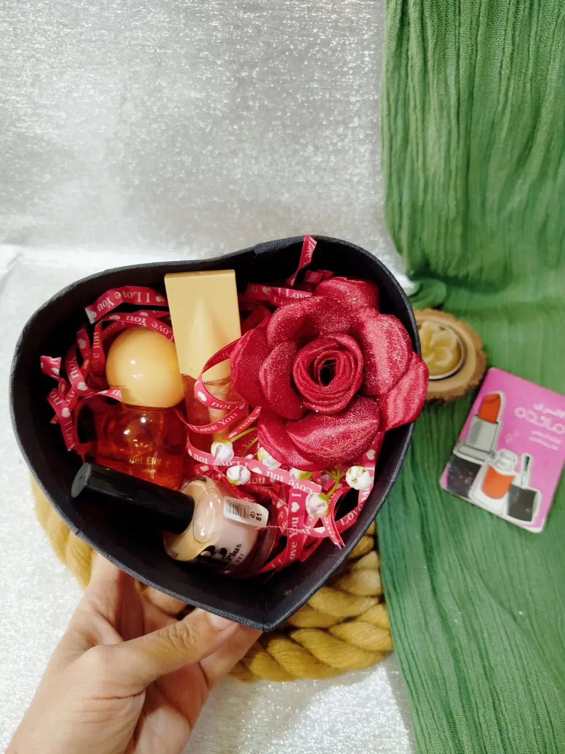 هدیه|گل مصنوعی|قرچک, باقرآباد|دیوار