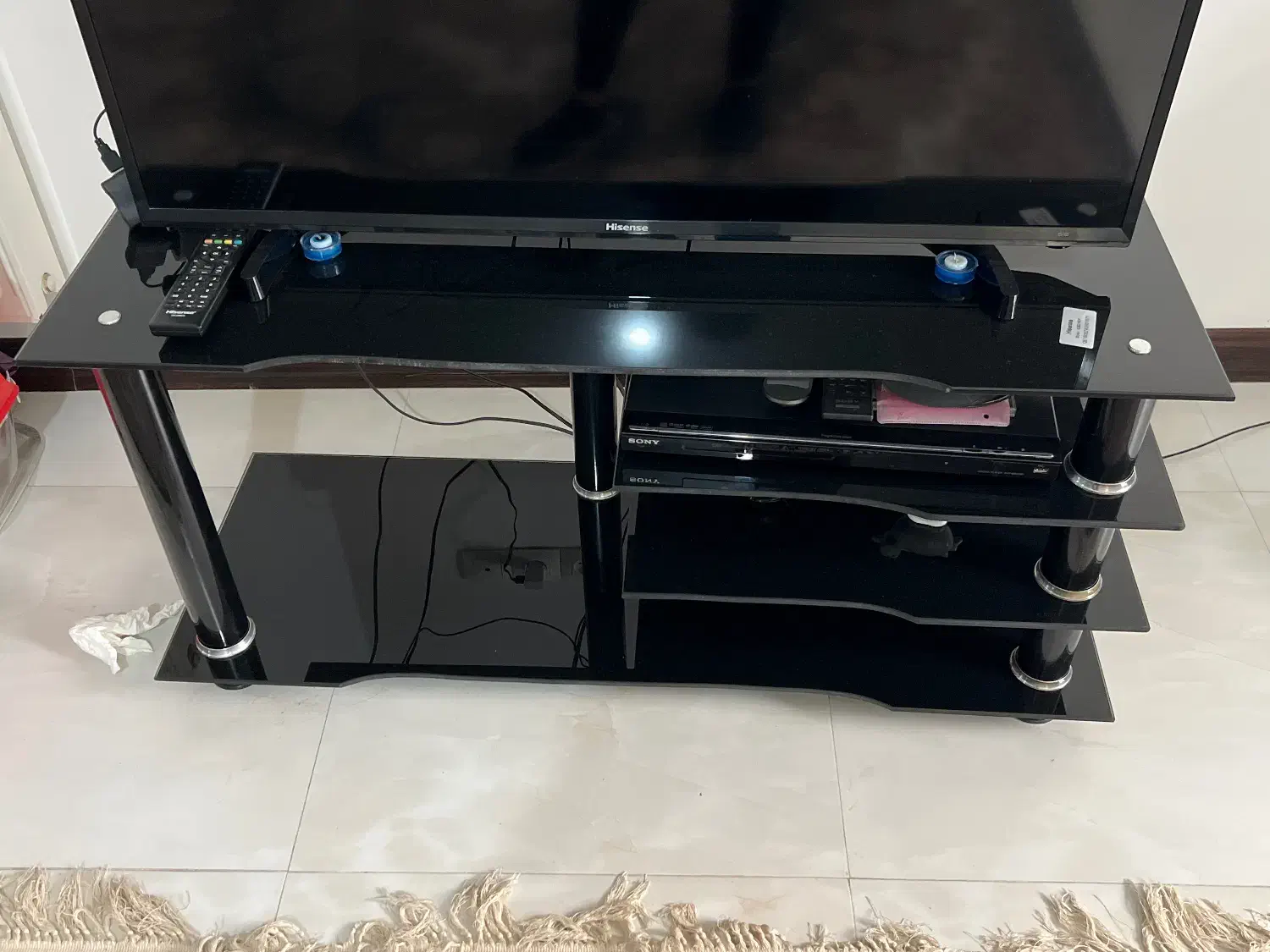 میز تلویزیون شیشه‌ای مشکی چندطبقه|میز تلویزیون|بابلسر, |دیوار