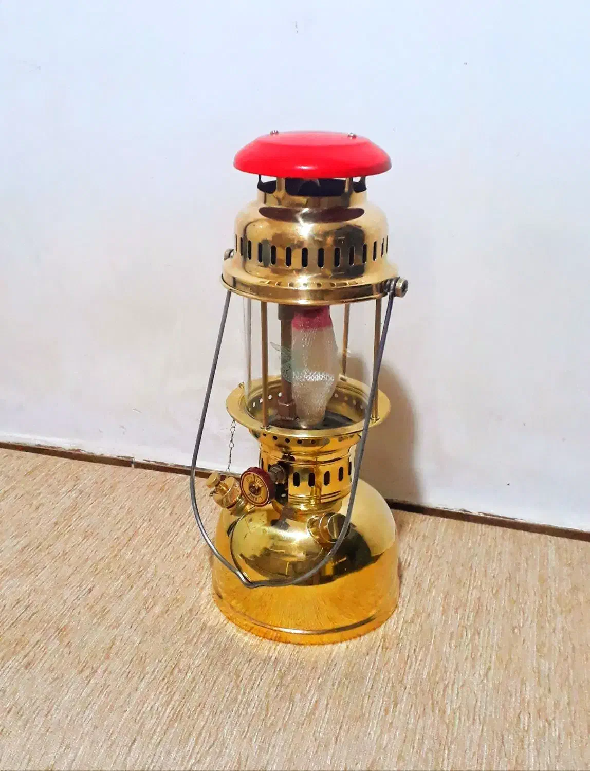 چراغ نفتی کانادایی زنبوری Coleman|کلکسیون اشیاء عتیقه|تهران, پرستار|دیوار