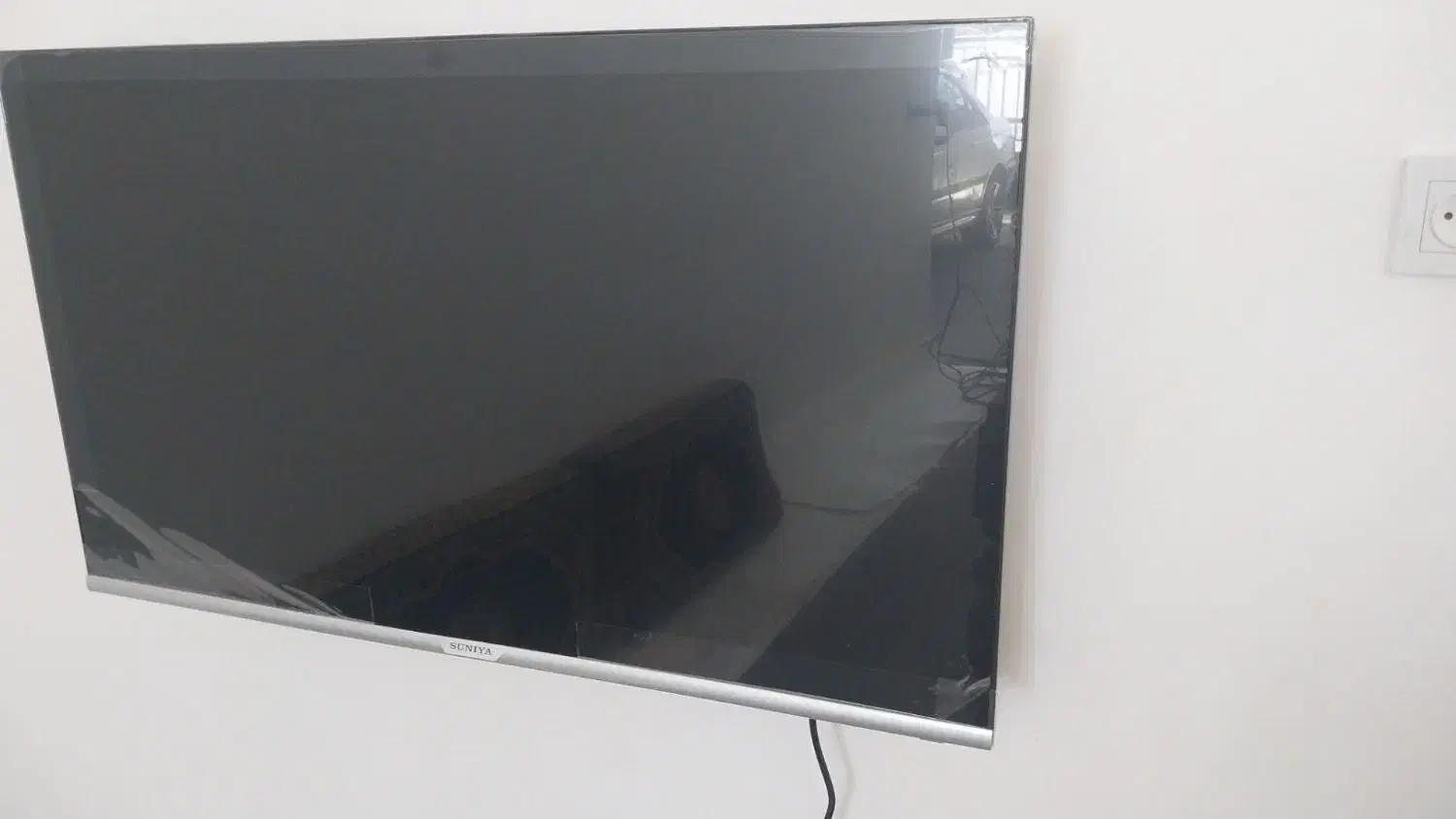 تلویزیون|تلویزیون و پروژکتور|بزینه رود, |دیوار