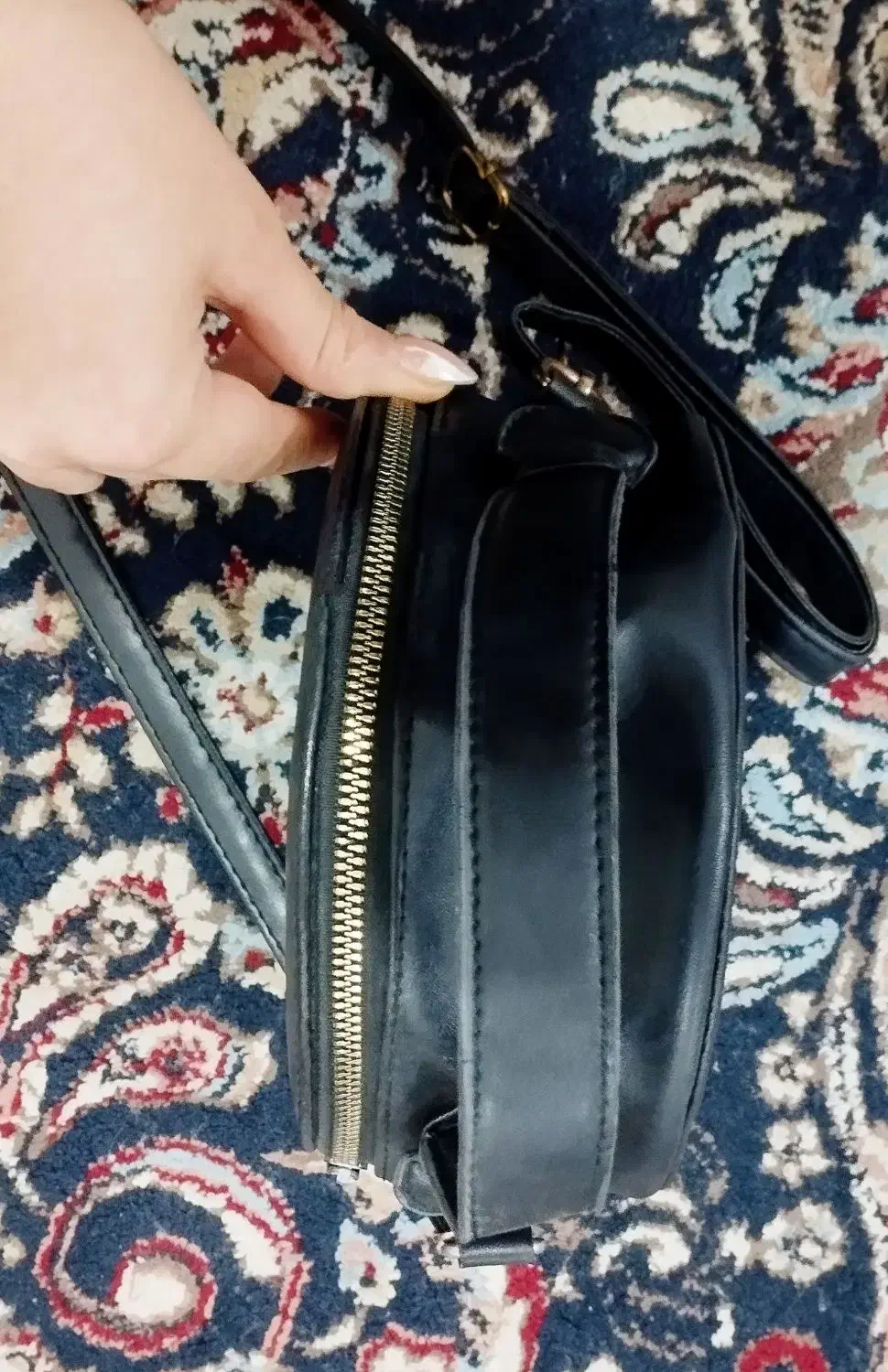 زیبا|کیف، کفش، کمربند|نهاوند, |دیوار