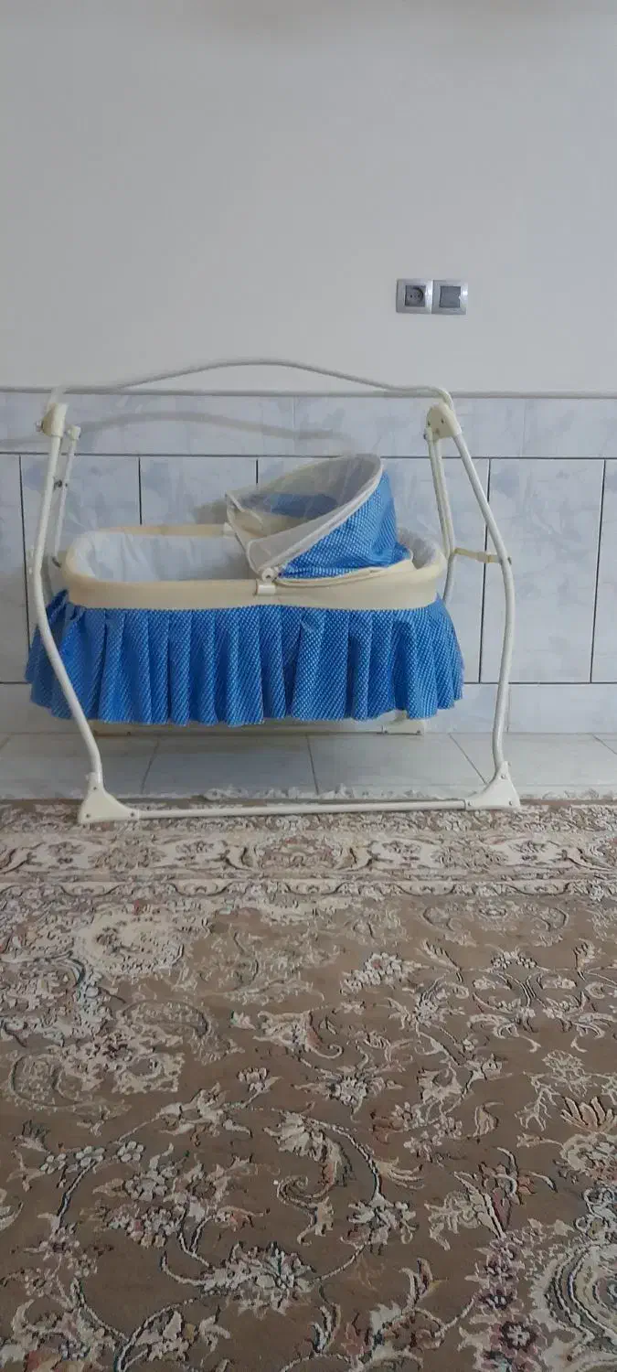 گهواره بچه|اسباب و اثاث بچه|کاشان, باغ ماجد|دیوار