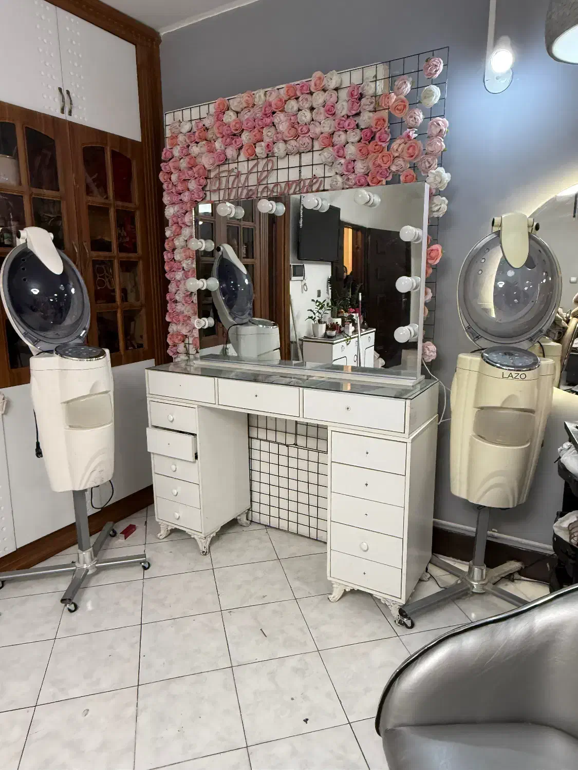 میزآینه میکاپ چراغ دار /آینه قدی چراغ دار در حدنو|مبلمان اداری|تهران, آسمان|دیوار