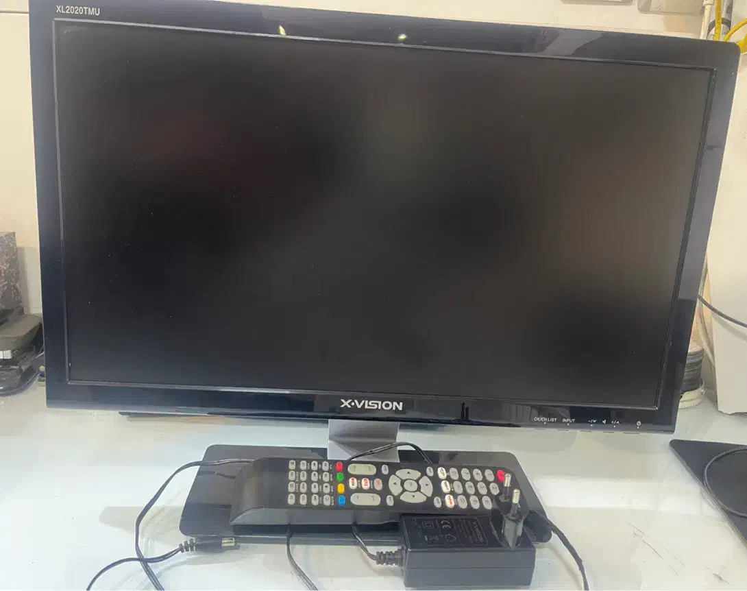 تلویزیون ۲۰ اینچ|تلویزیون و پروژکتور|گرگان, |دیوار