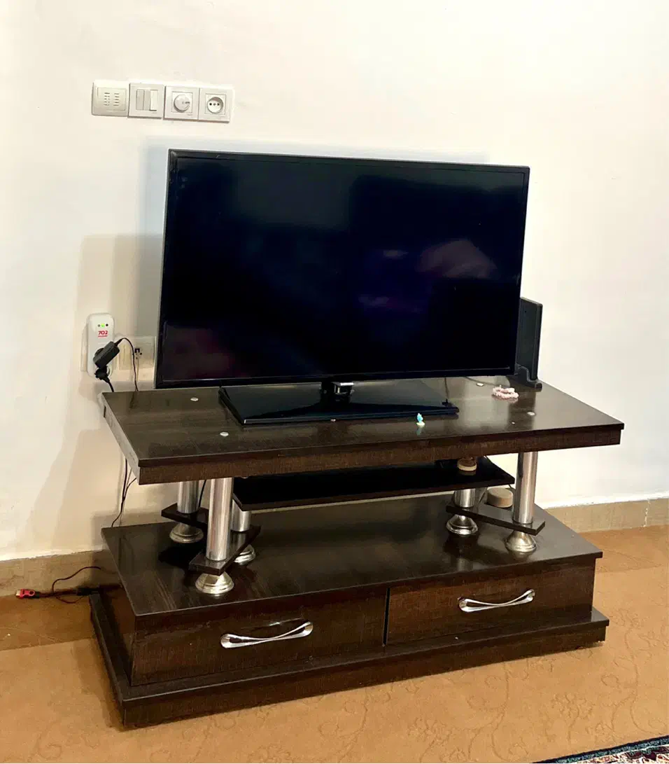 میز تی وی در حد نو|میز تلویزیون|گرگان, |دیوار
