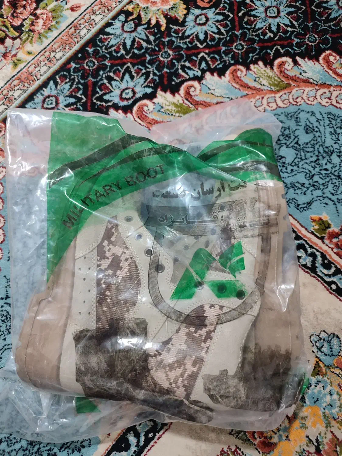 لباس و پوتین نظامی نو بدون استفاده|لباس|زابل, |دیوار