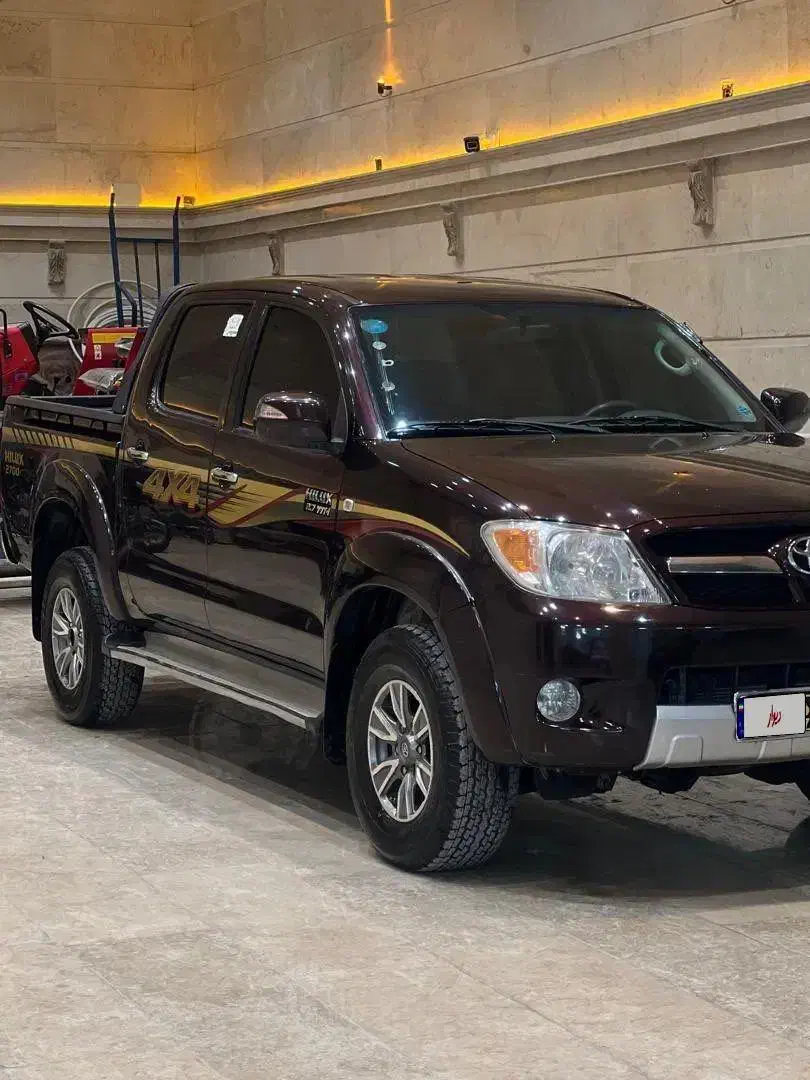 هایلوکس ۲۰۰۷|خودرو سواری و وانت|زرقان, |دیوار