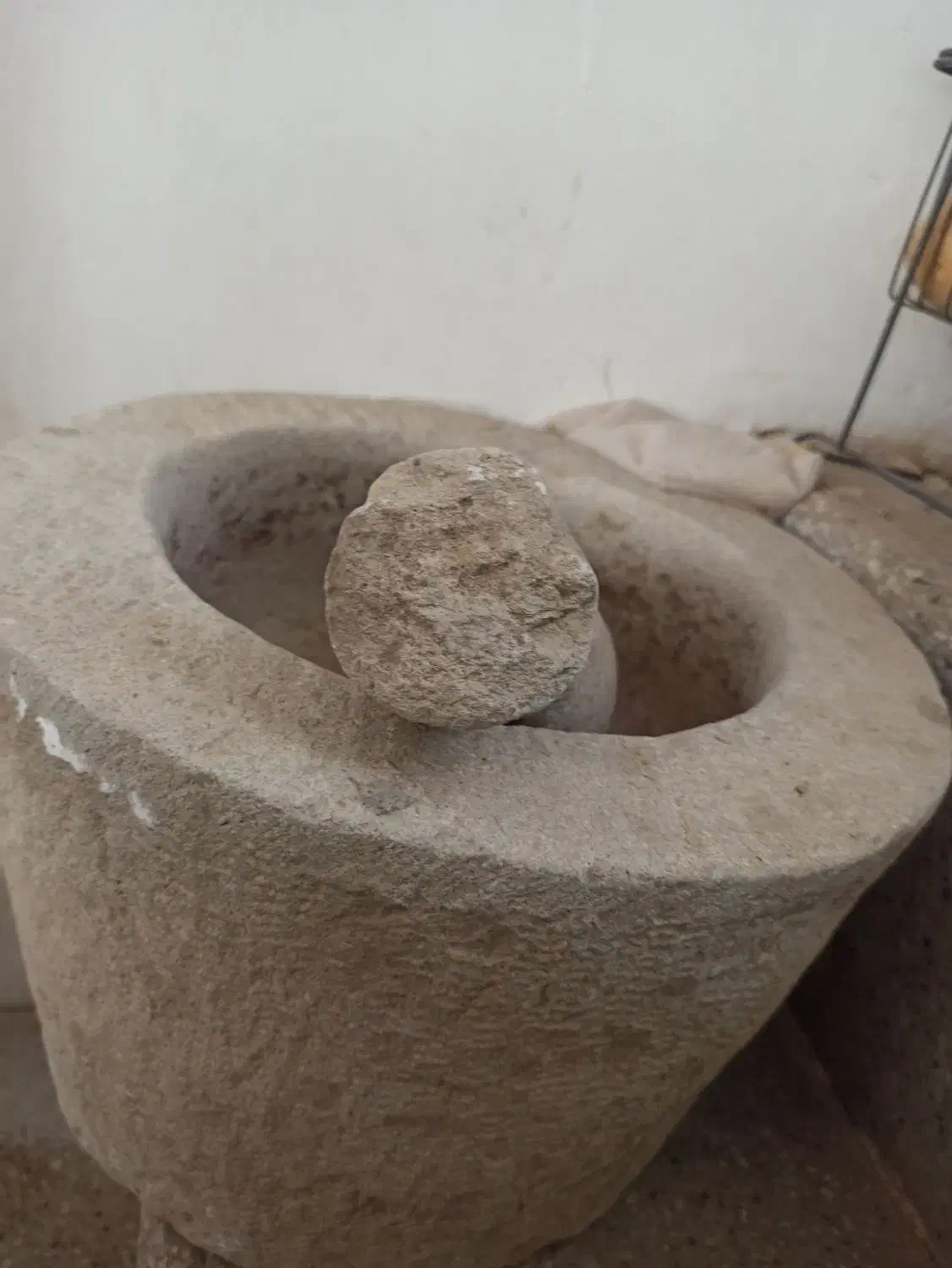 هاون سنگی قدیمی|کلکسیون اشیاء عتیقه|سبزوار, امام خمینی (ناوی)|دیوار