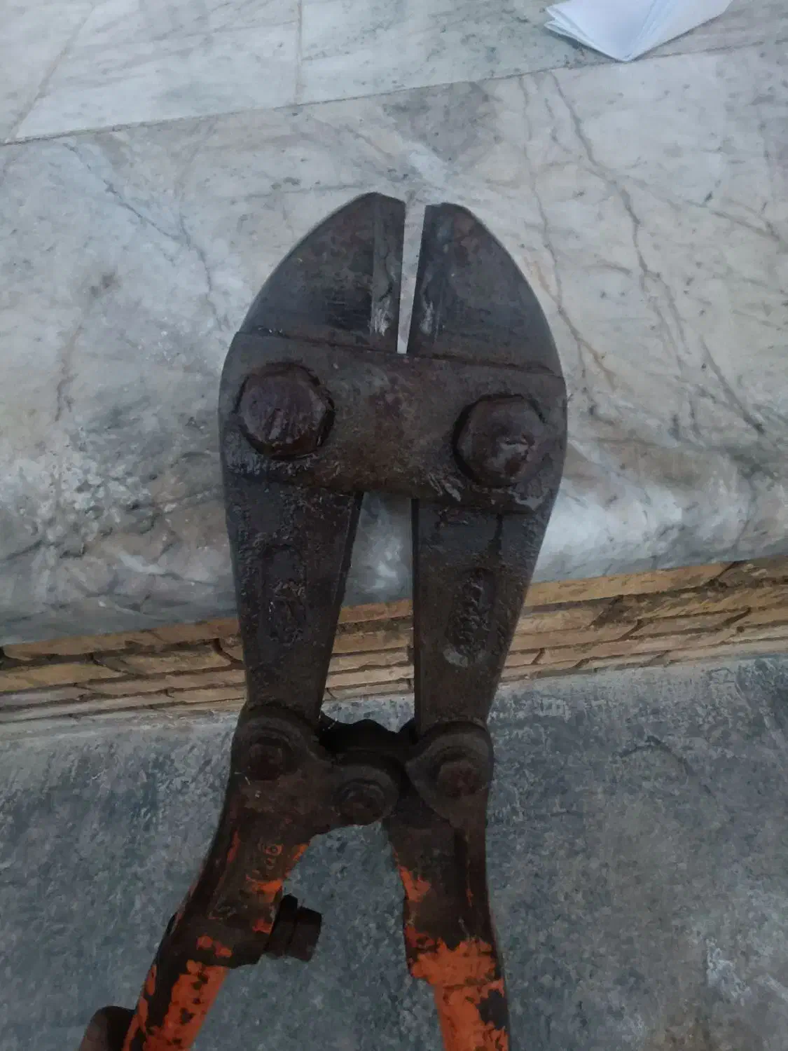 قیچی میلگرد بر درحدنو فگ سالم به شرط|ابزارآلات|گنبد کاووس, |دیوار