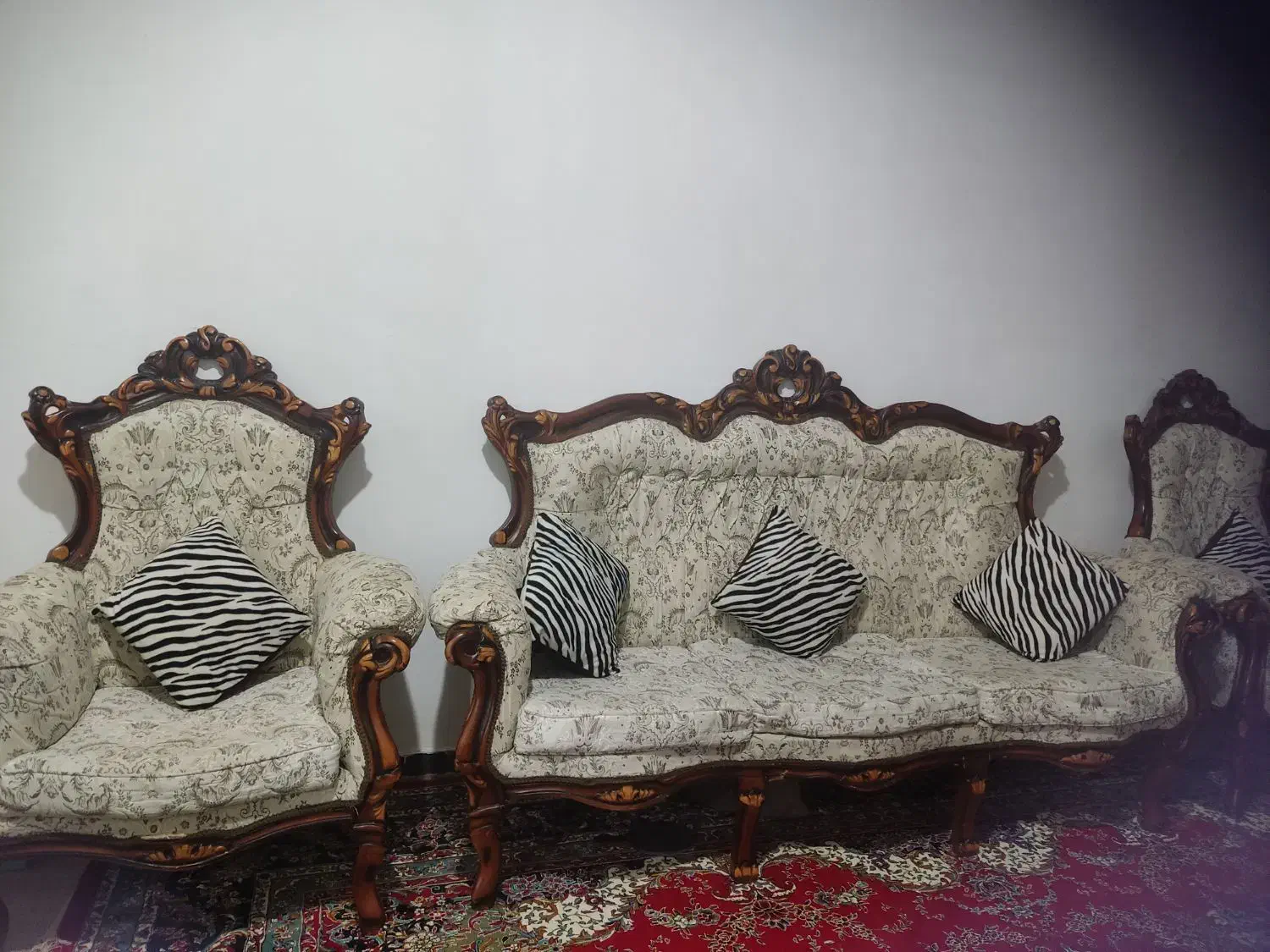 مبل سلطنتی با چوب اصل|مبلمان خانگی و میز عسلی|دهلران, |دیوار