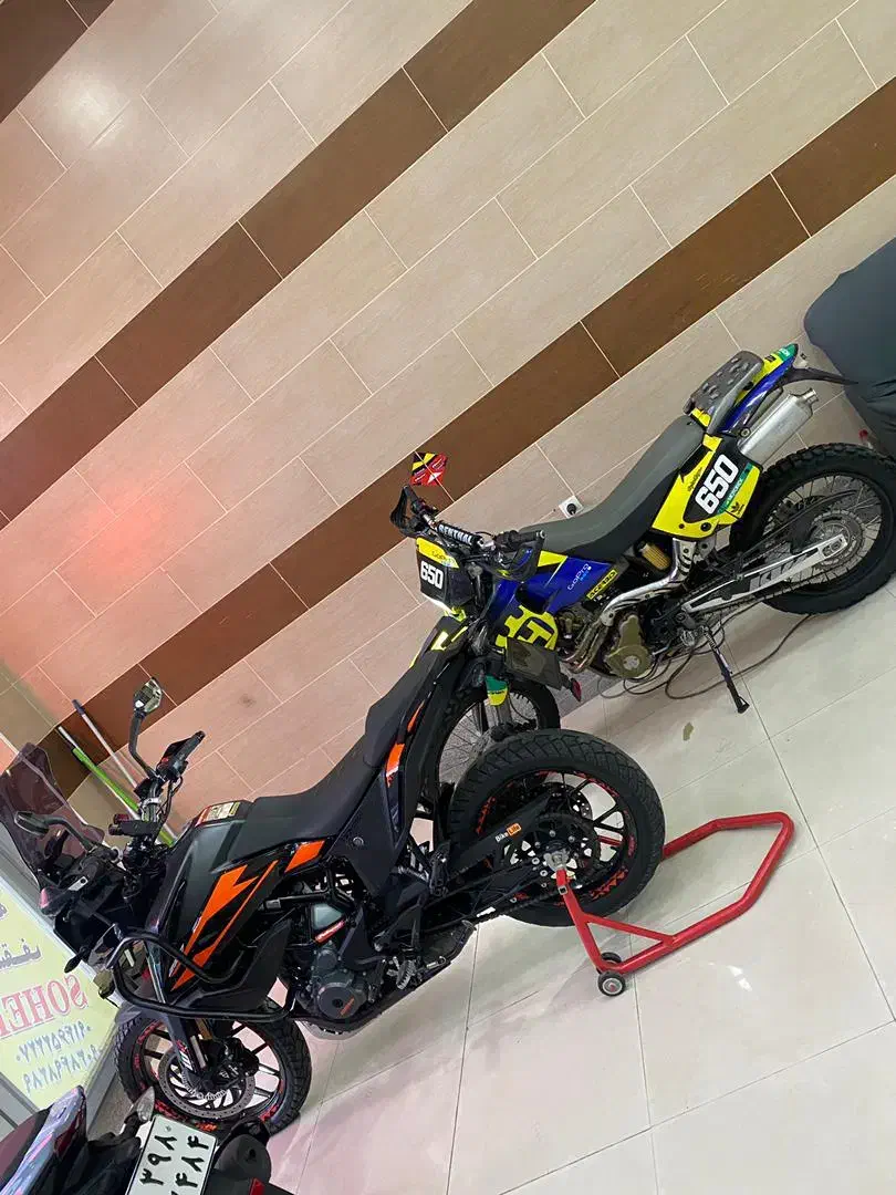 فروش یا معاوضه با خودرو  موتور هاسکوارنا 650 cc|موتورسیکلت|شیراز, شهرک گلستان|دیوار