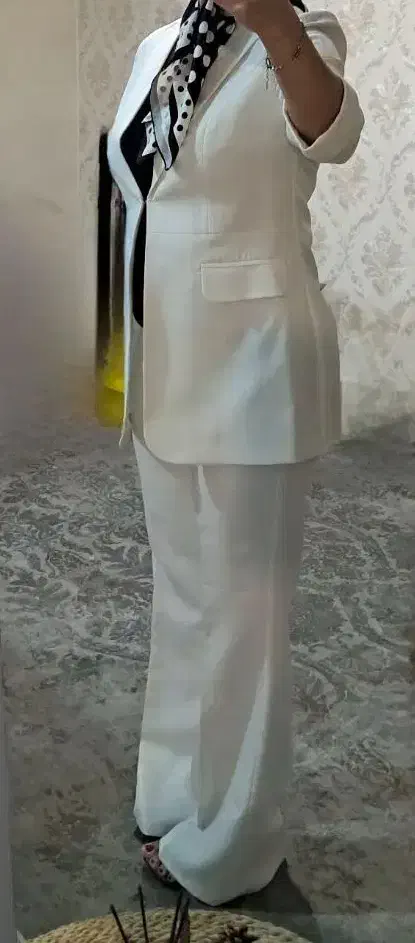 لباس مجلسی|لباس|ری, فیروزآبادی|دیوار