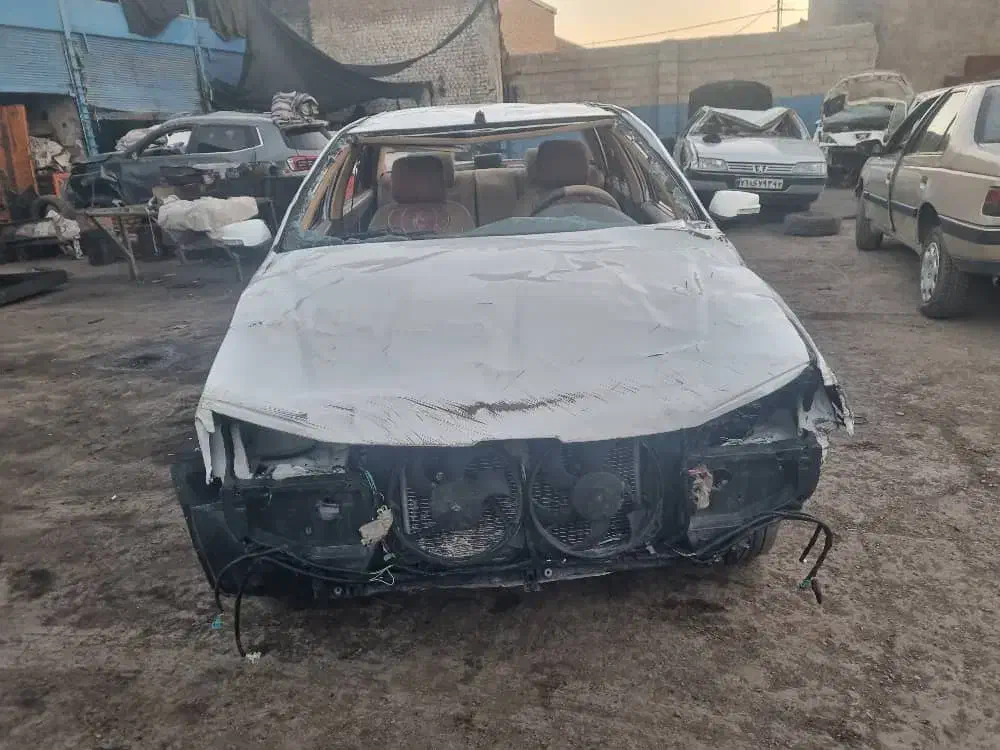 پارس تیوفایو 402 تصادفی|خودرو سواری و وانت|شیراز, ترمینال باربری|دیوار