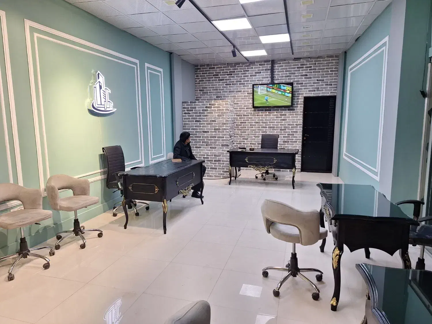 استخدام مشاور املاک حرفه ای/ املاک پارسه|استخدام بازاریابی و فروش|تربت جام, والفجر|دیوار