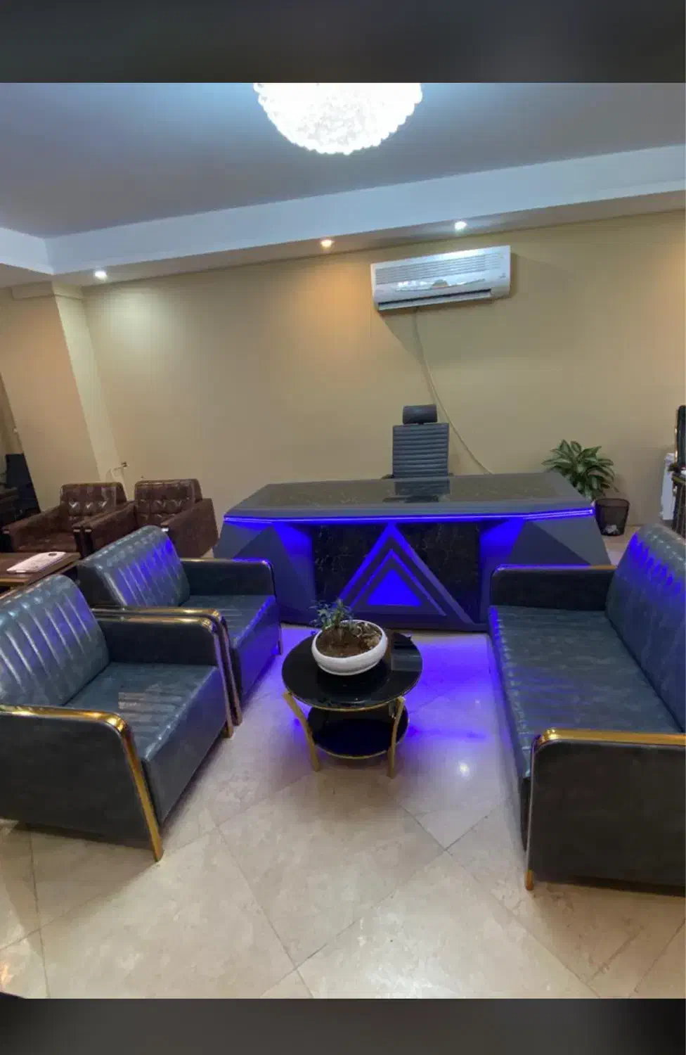 میزامپراطوروکیوم/مدیریت/کارمندمبل انتظارچرخان|دفتر کار|کرج, برغان|دیوار