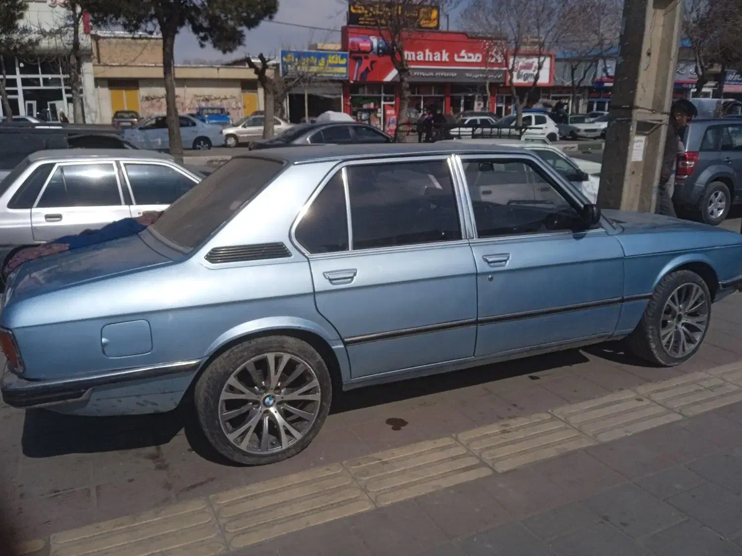 بی ام و|خودرو کلاسیک|تهران, فلسطین (میدان انقلاب)|دیوار