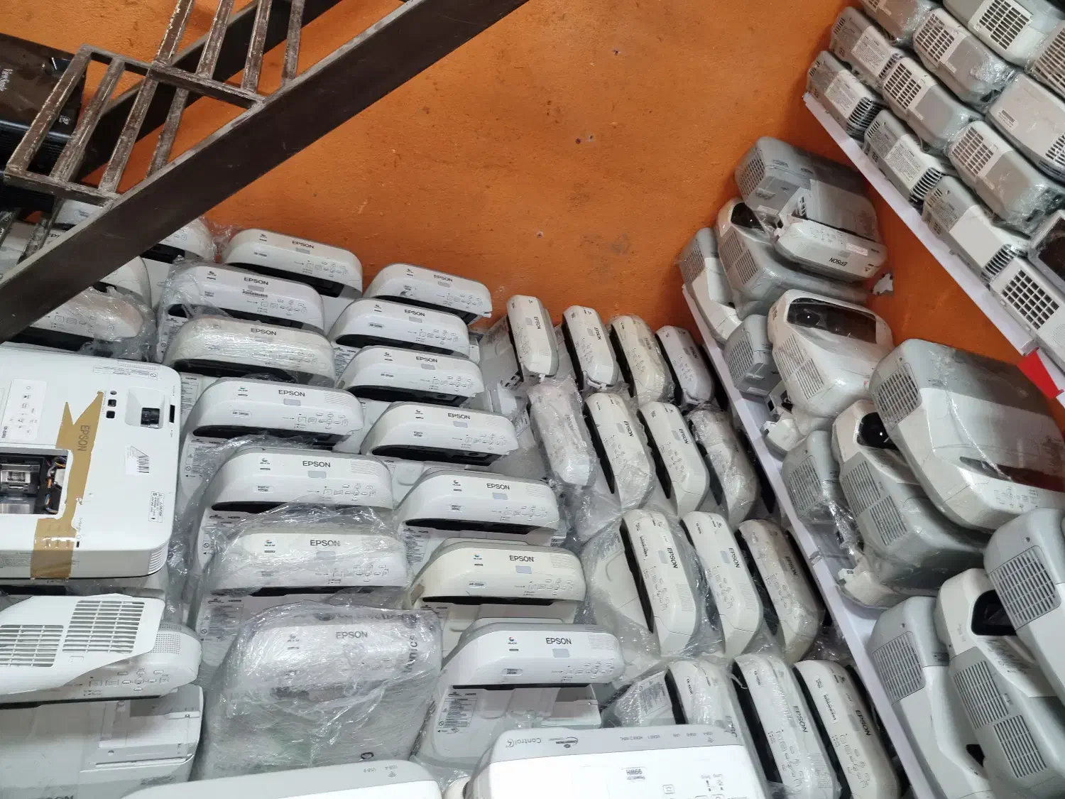 فروش دیتاپروژکتور کارکرده|تلویزیون و پروژکتور|اهواز, نادری|دیوار