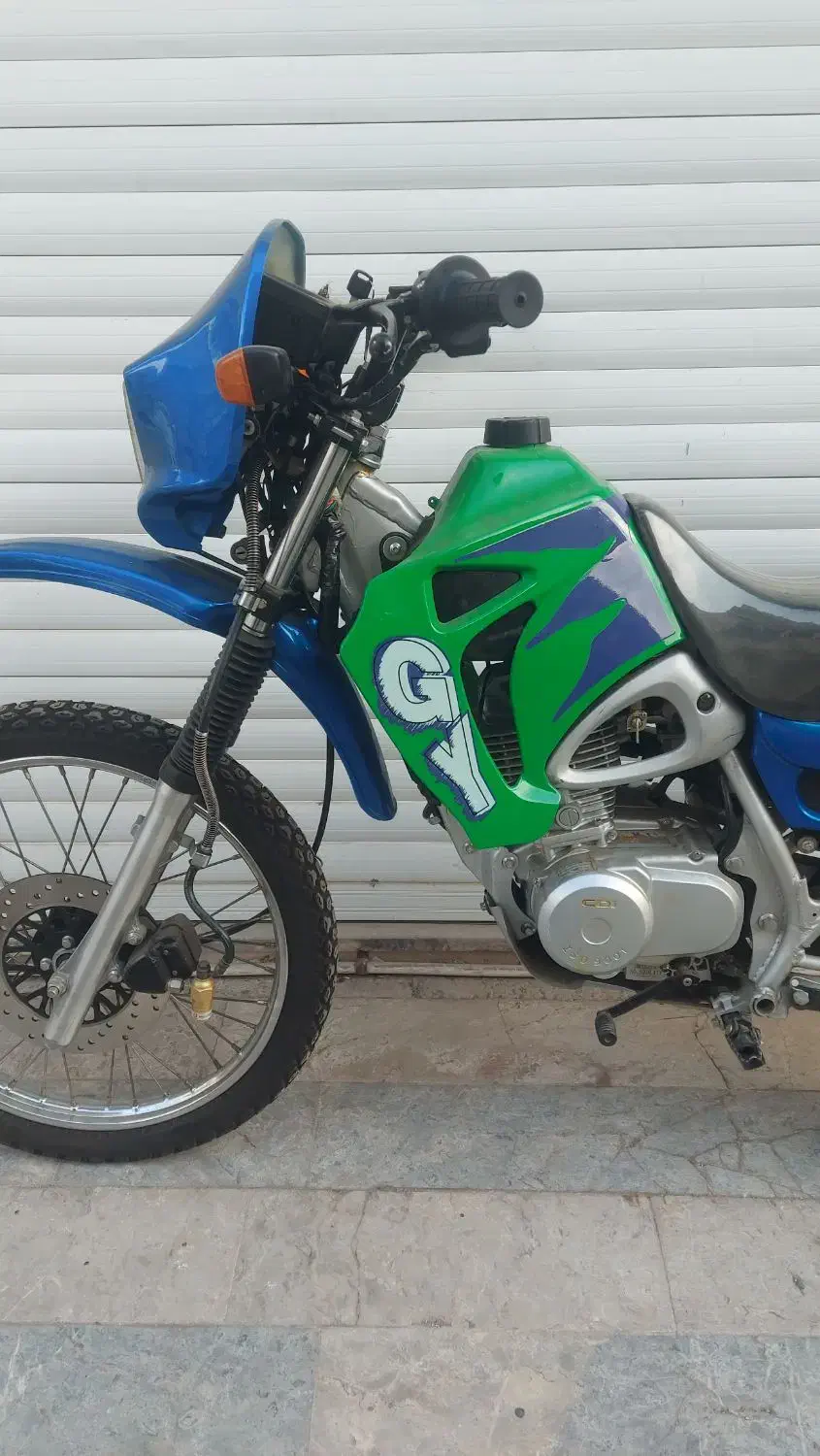 تریل ۱۲۵مدل۱۳۸۳|موتورسیکلت|قم, قلعه کامکار|دیوار