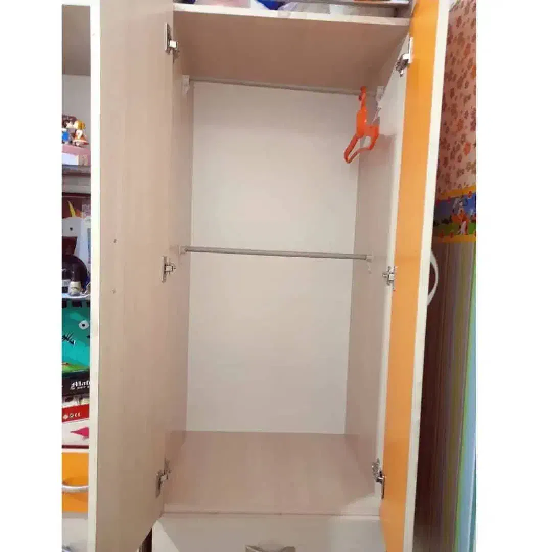 ویترین و کمد کودک|تخت و صندلی بچه|اصفهان, جلالیه|دیوار