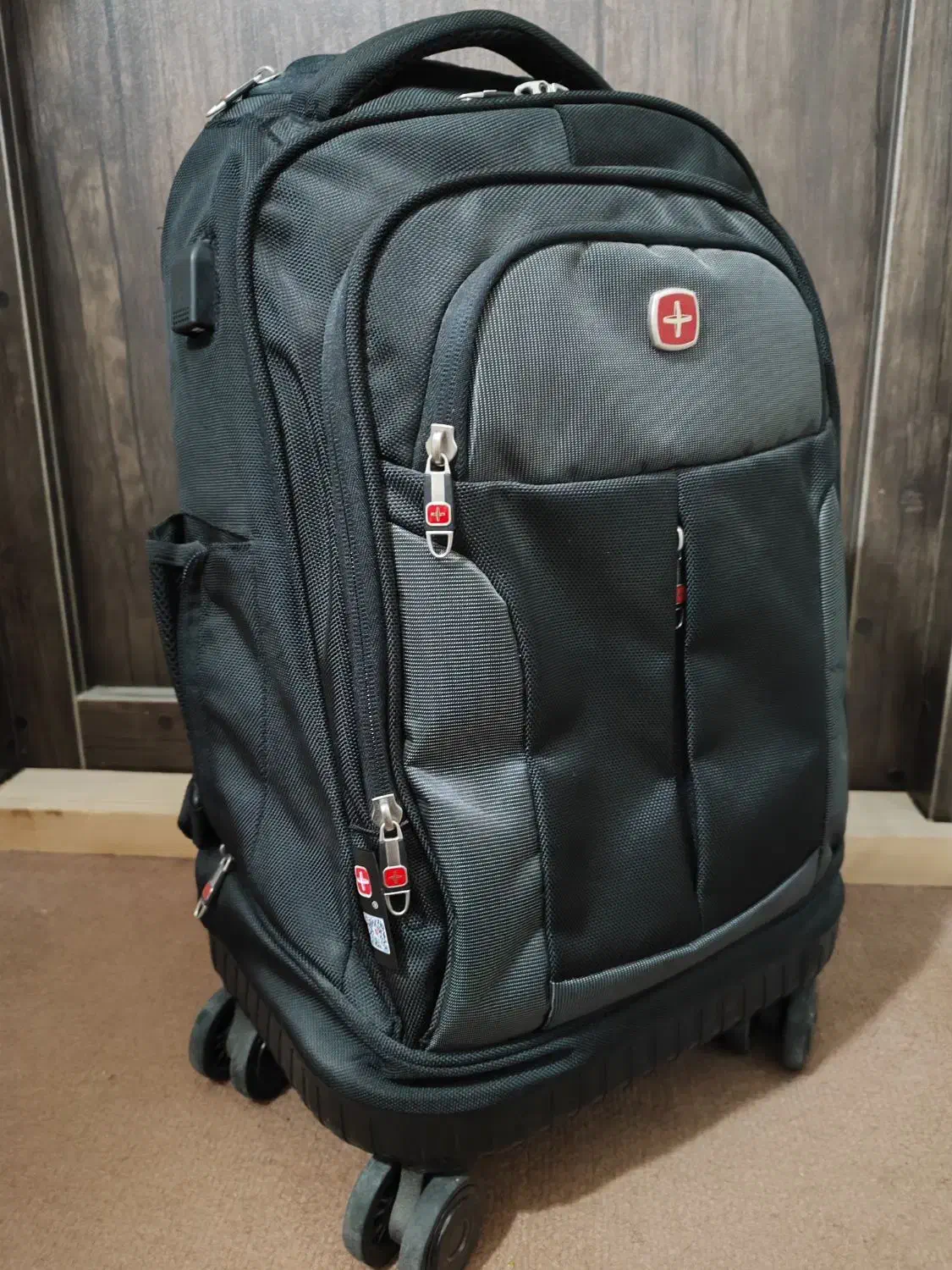 کوله پشتی چرخ دار|کیف، کفش، کمربند|قشم, |دیوار