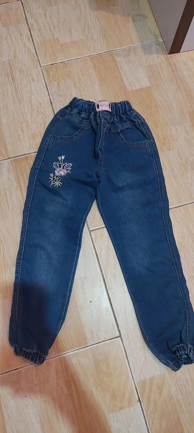 تعدای شلوار دخترانه در حد نو|کفش و لباس بچه|پردیس, فاز ۸|دیوار