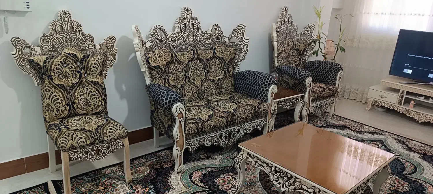 مبل 9نفره سالم و تمیز|مبلمان خانگی و میز عسلی|رباطکریم, نصیرشهر|دیوار