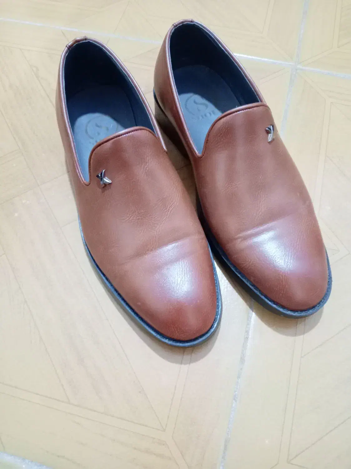 کفش بچگانه|کفش و لباس بچه|رشت, شهریاران|دیوار