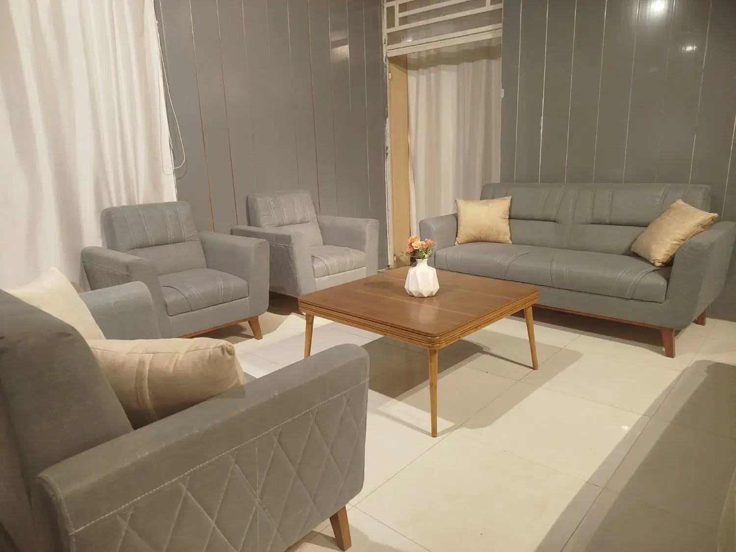 مبل راحتی هفت‌نفره (نو) تخفیف ویژه|مبلمان خانگی و میز عسلی|بجنورد, |دیوار