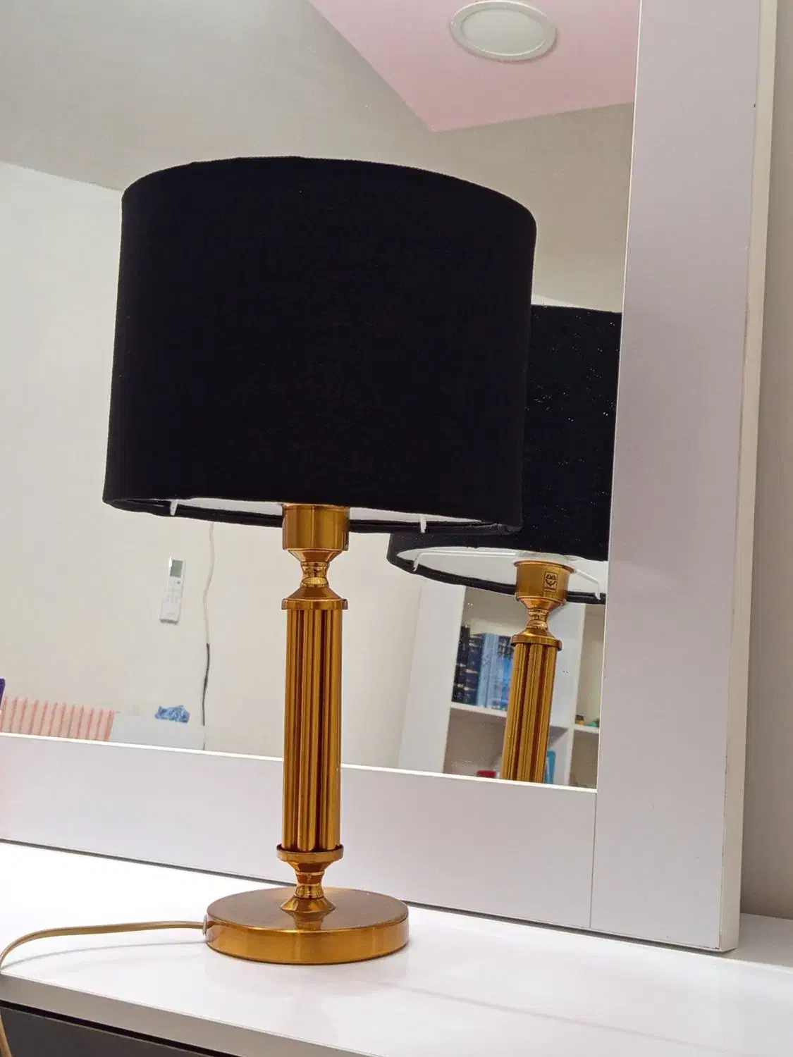 فروش آباژور دیواری طلایی مشکی در حد نو|چراغ خواب و آباژور|آمل, |دیوار