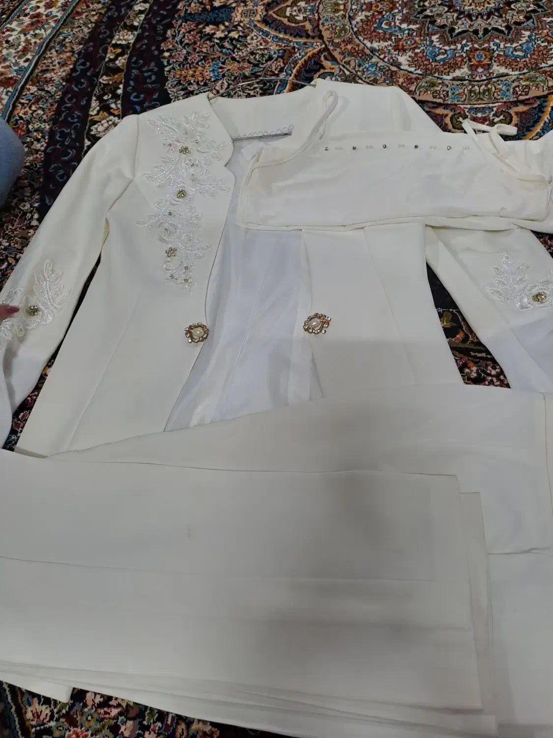 کت و شلوار سفید کارشده|لباس|خرمدشت, |دیوار