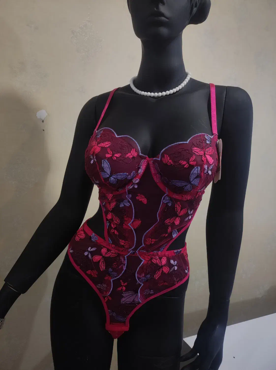 بادی فانتزی گیپور هانیس|لباس|قائن, |دیوار