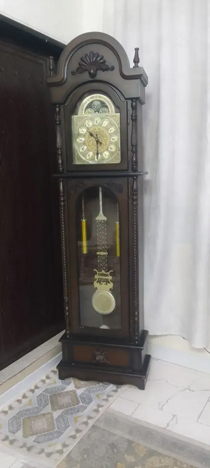 ساعت ایستاده|ساعت دیواری و تزئینی|قدس, شهر‌قدس|دیوار