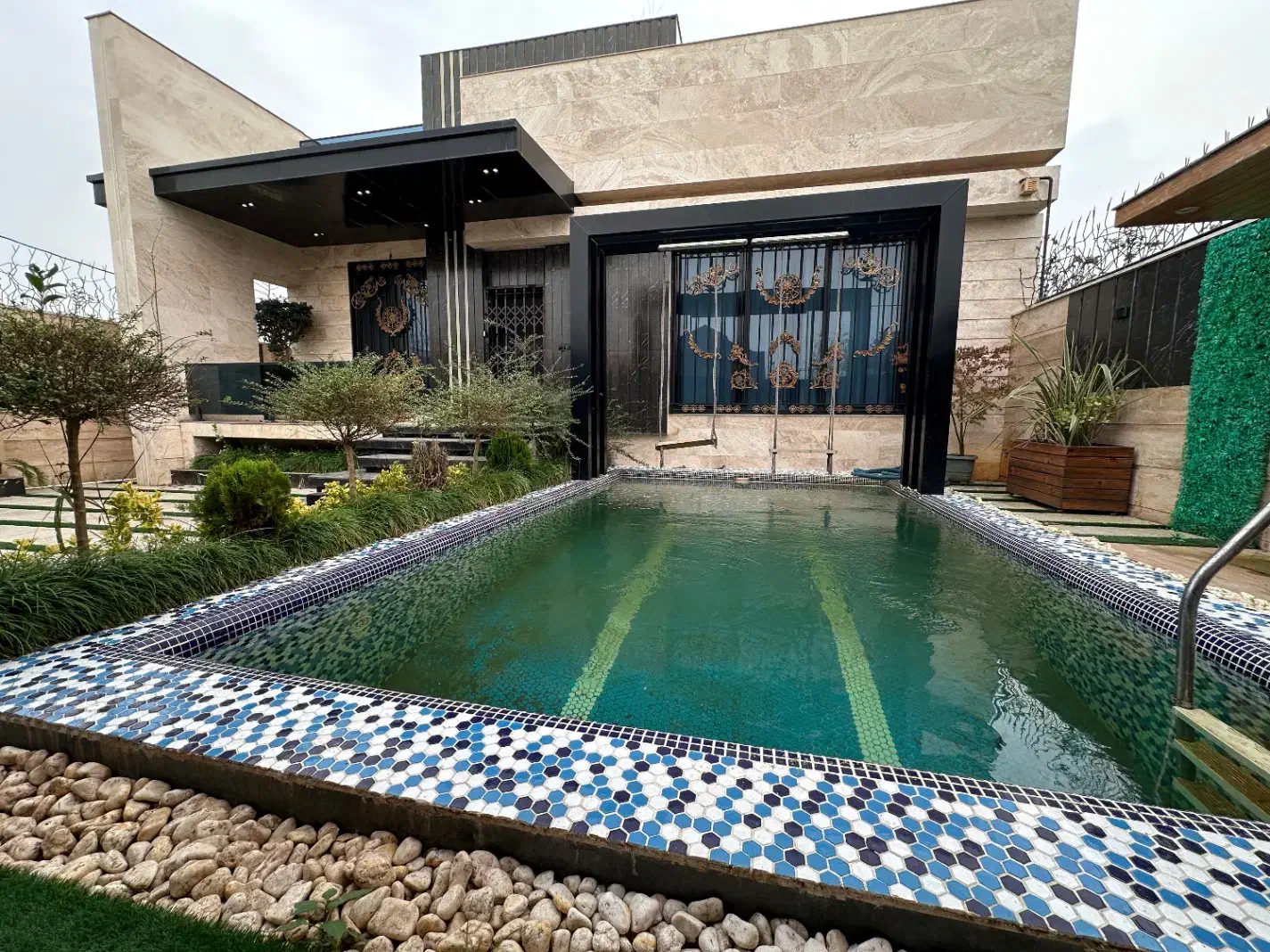 مدرن/استخردار/شیک/مبله/ساحلی|فروش خانه و ویلا|رشت, بلوار گیلان|دیوار