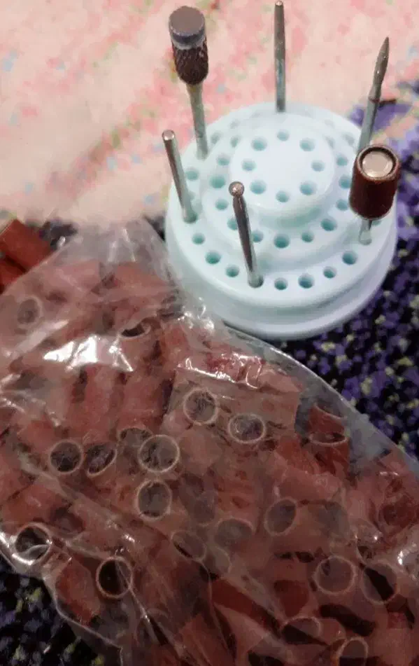 وسایل ناخن کاری|آرایشگاه و سالن‌های زیبایی|مرند, |دیوار