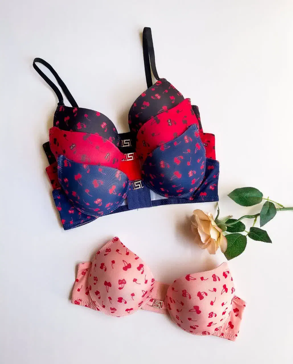 لباسزیر، گالری روجا|لباس|کاشان, باهنر|دیوار