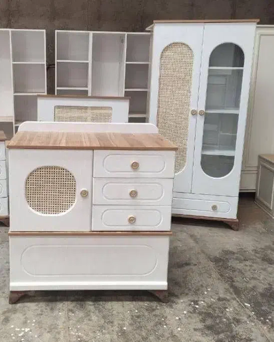 سیسمونی نوزاد و نوجواب سرویس خواب مدرن مدل کلاسیک|تخت و سرویس خواب|تبریز, |دیوار