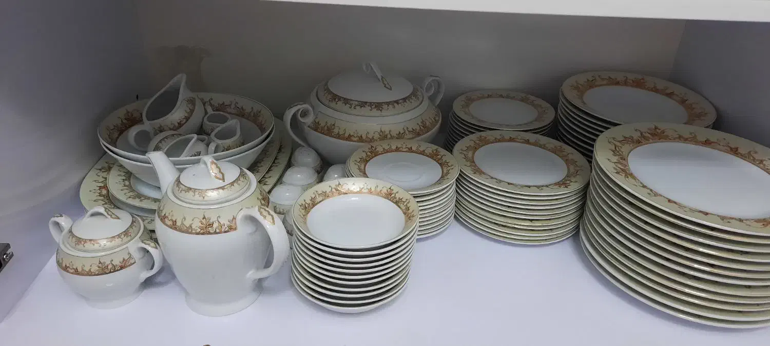 سرویس ۱۲نفره چینی مقصود مشهد|ظروف سرو و پذیرایی|بروجرد, |دیوار