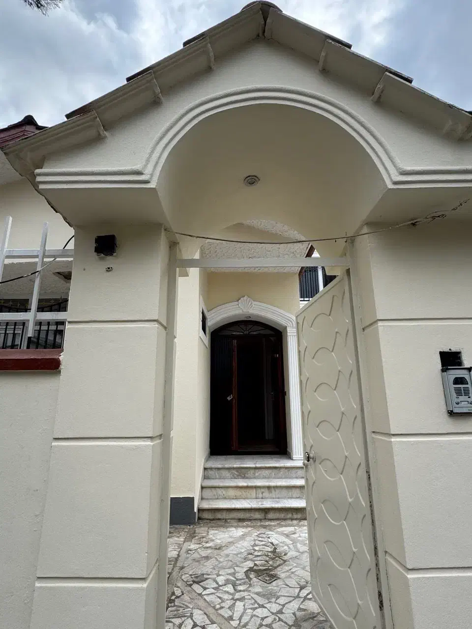 اجاره خانه ی ویلایی دوبلکس واقع در کوی استادان|اجارهٔ خانه و ویلا|لاهیجان, کوی استادان|دیوار