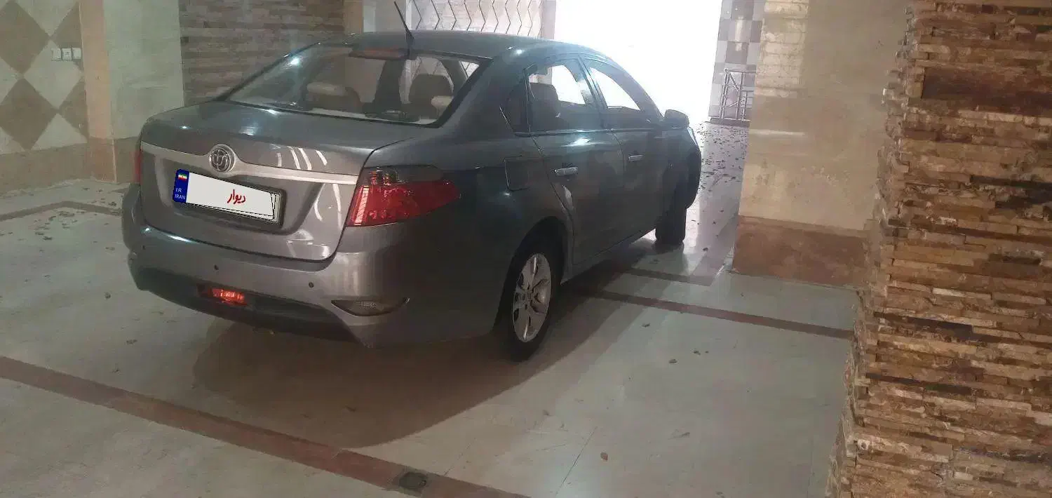 برلیاس صندوق دار مدل۹۵دورطوق چرخ عقب رنگ دارد|خودرو سواری و وانت|تهران, فردوس|دیوار