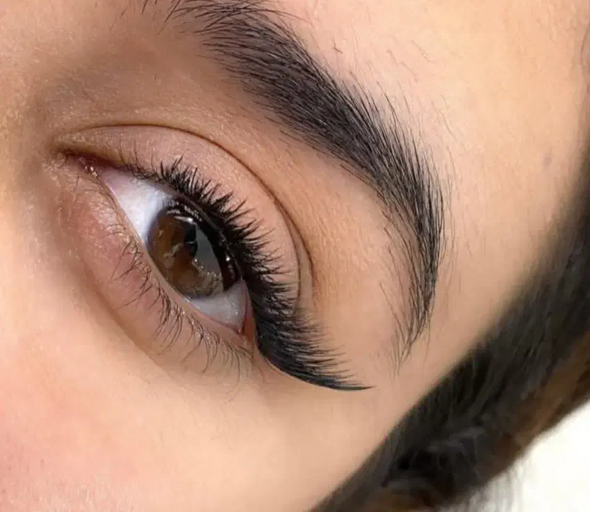 کاشت مژه هیدن  باماندگاری بالا تضمینی واموزش|خدمات آرایشگری و زیبایی|شیراز, تندگویان|دیوار