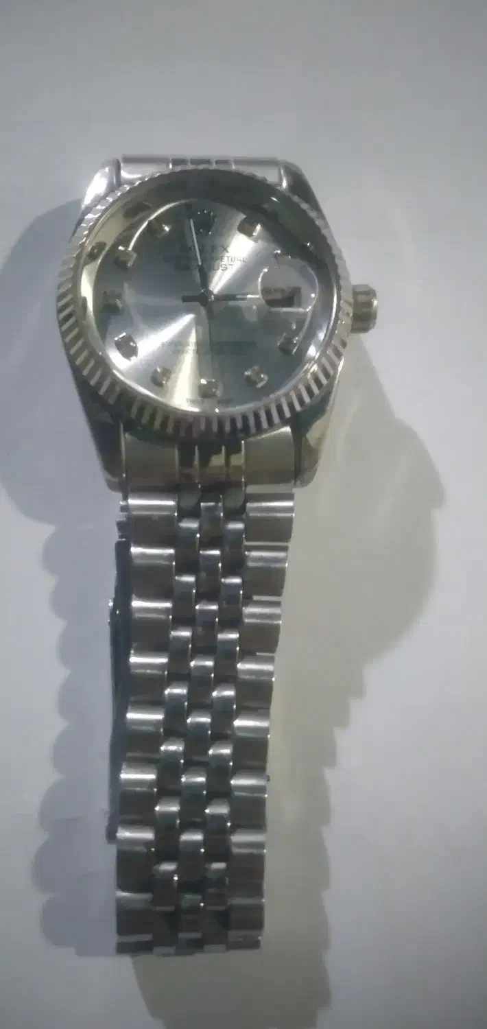 ساعت رولکس|ساعت|قم, چهل درخت‎|دیوار