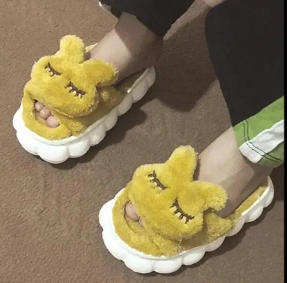 صندل پشمی دخترانه|کیف، کفش، کمربند|میانه, |دیوار