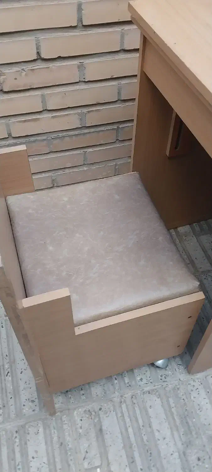 میز خیاطی با صندلی و کشو|لوازم خیاطی و بافتنی|الوند, |دیوار