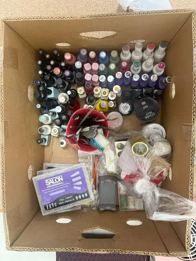 لوازم کار|آرایشگاه و سالن‌های زیبایی|ساری, |دیوار