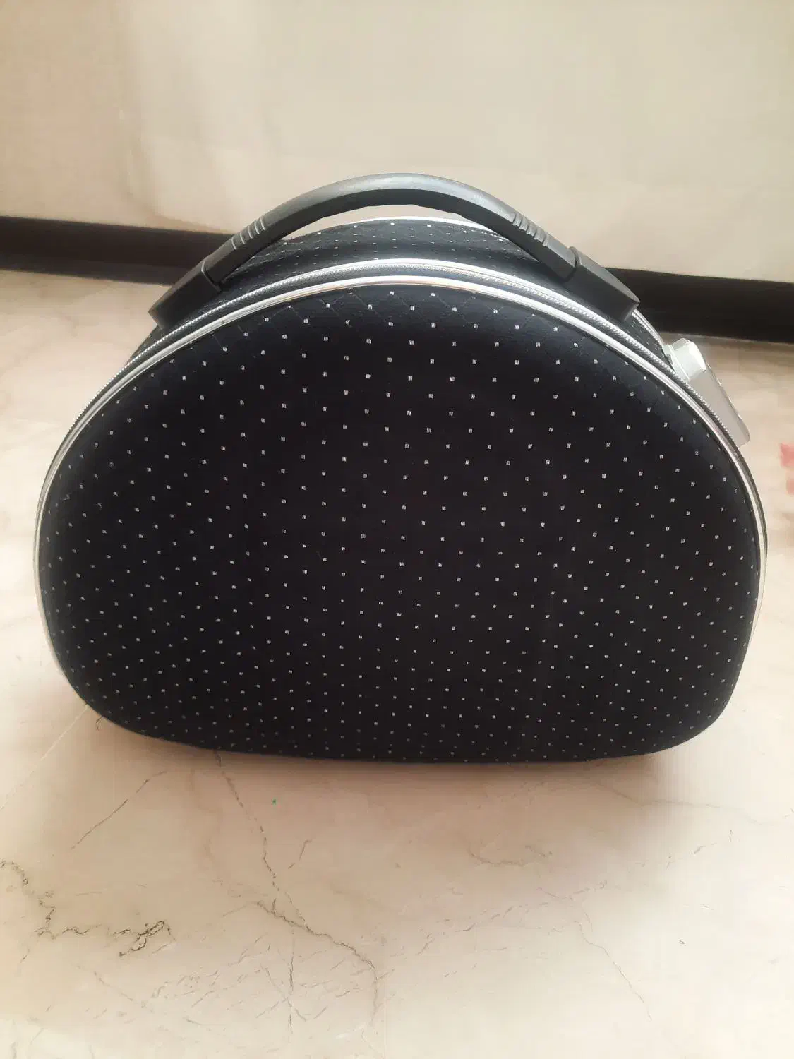 چمدان بسیار شیک و کاربردی|کیف، کفش، کمربند|ری, دیلمان|دیوار