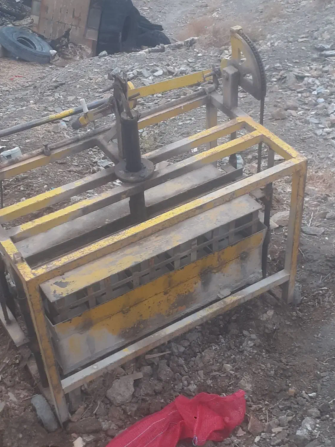 دستگاه بلوکه.زنی|مصالح و تجهیزات ساختمان|درمیان, |دیوار