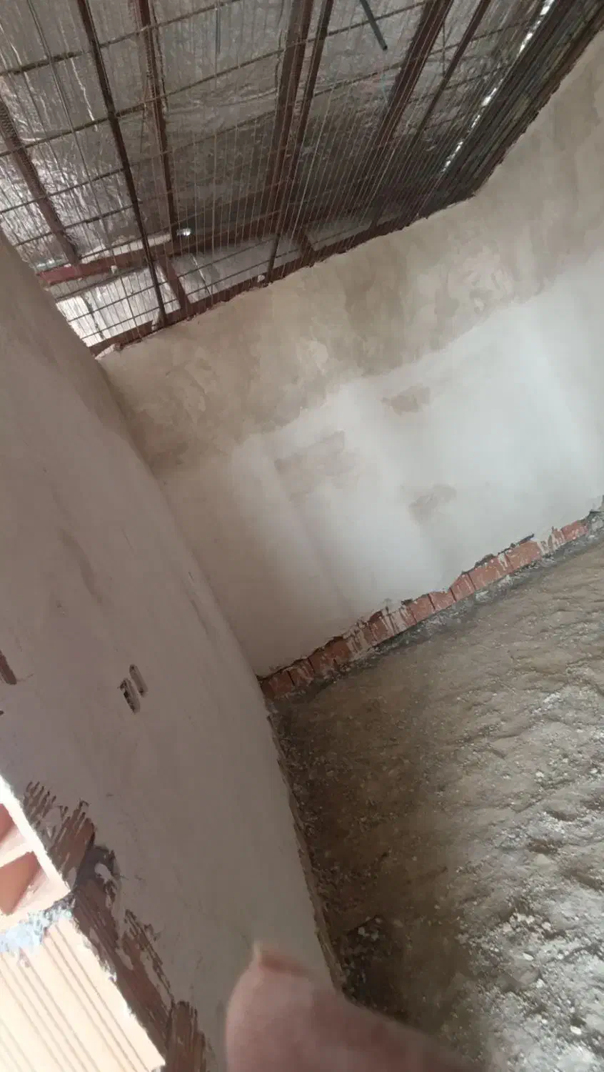 سفید کاری گلگچ کاری لکه گیری کلی جزی تعمیرات|خدمات پیشه و مهارت|ایلام, |دیوار