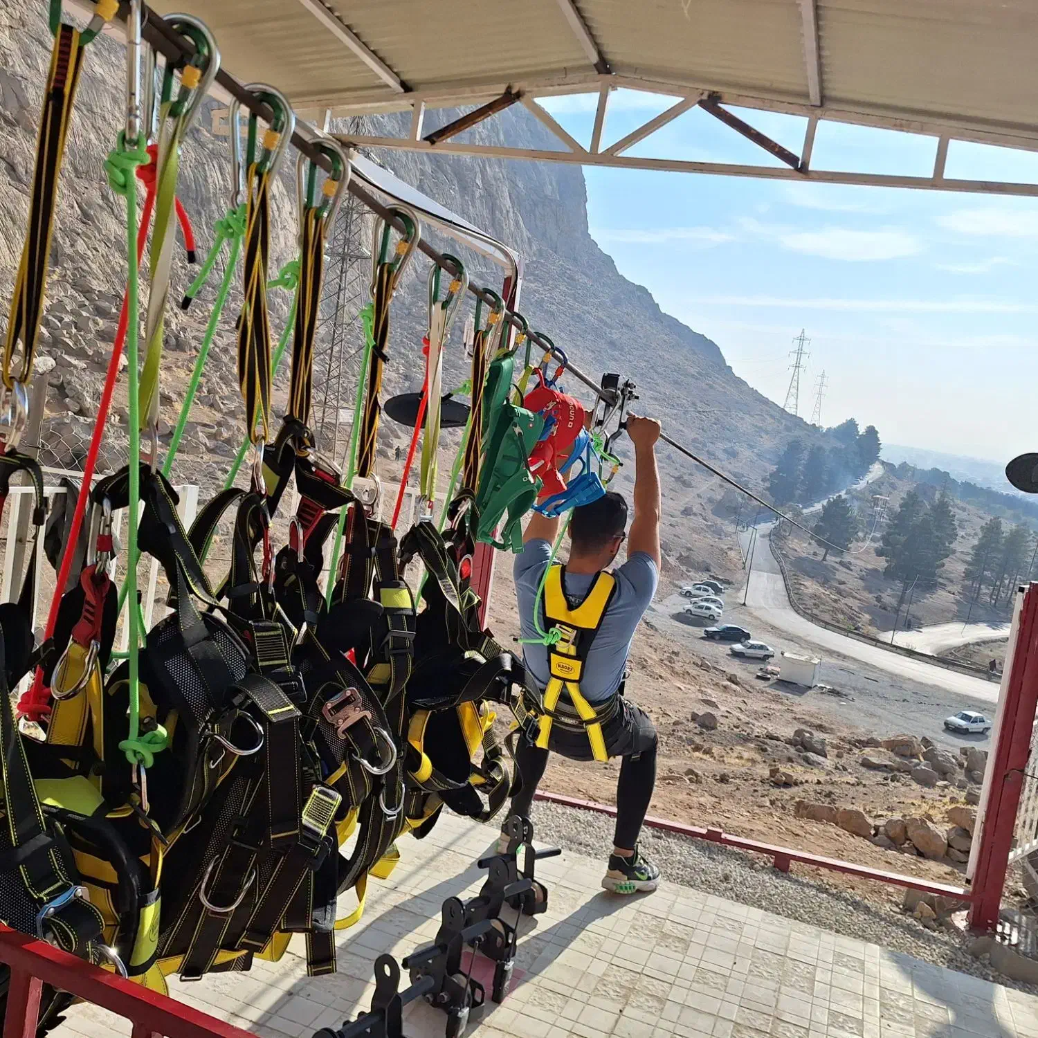 استخدام نگهبان و خدمه و کاربر زیپلاین|استخدام سرایداری و نظافت|کرمانشاه, |دیوار